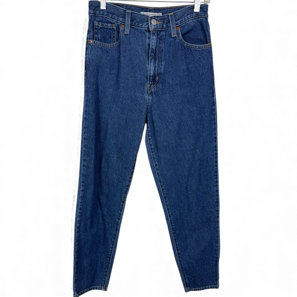 Levi’s High Waisted Mom Jeans 100% cotton dark wash 28